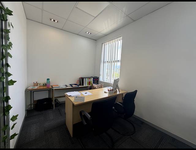 548M² OFFICE TO LET IN SOMERSET WEST MALL TRIANGLE